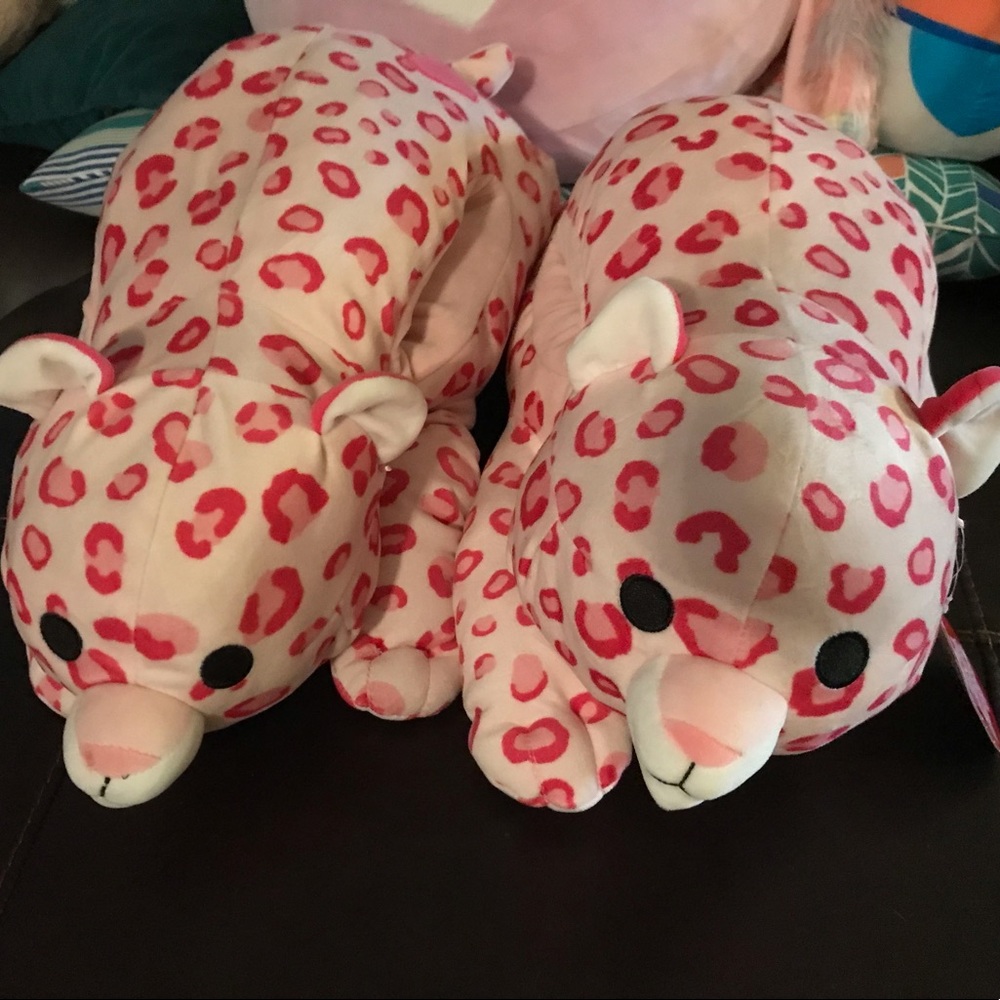 2 Pink Cheetahs Hug Mallow